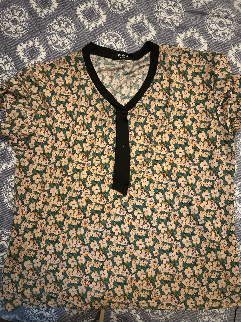 Green Floral V-Neck Tie Blouse